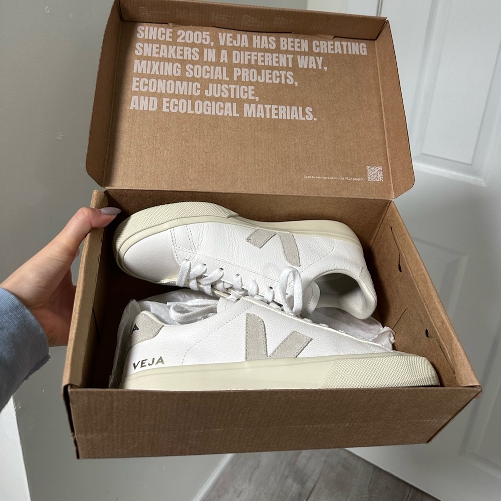 Veja sneakers never worn